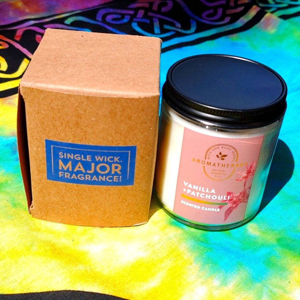 🌺🌺 Bath and Body Works Vanilla+Patchouli Single Wick Candle 🌺🌺